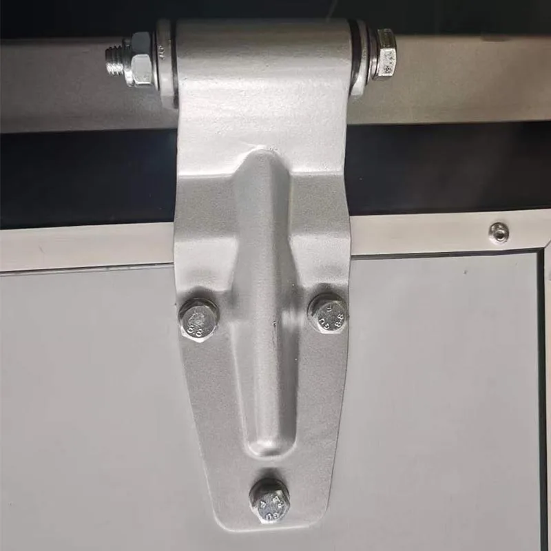 Kuorma-auton oven sarana