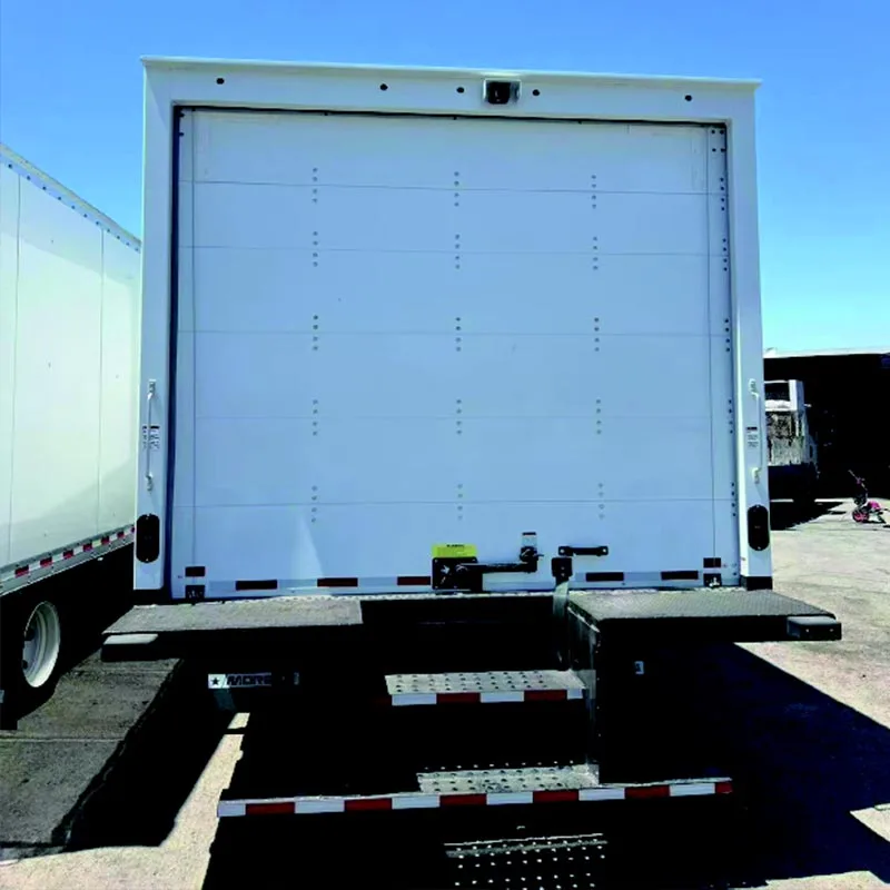 Käännettävä ovi pakettiautoon