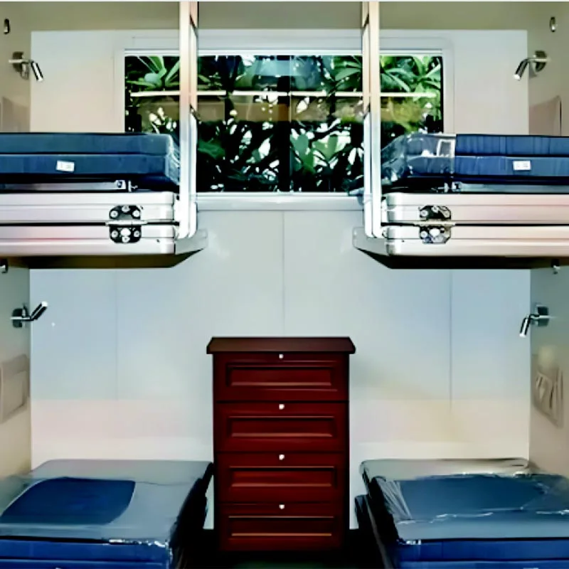 Taitettava sänky ajoneuvossa